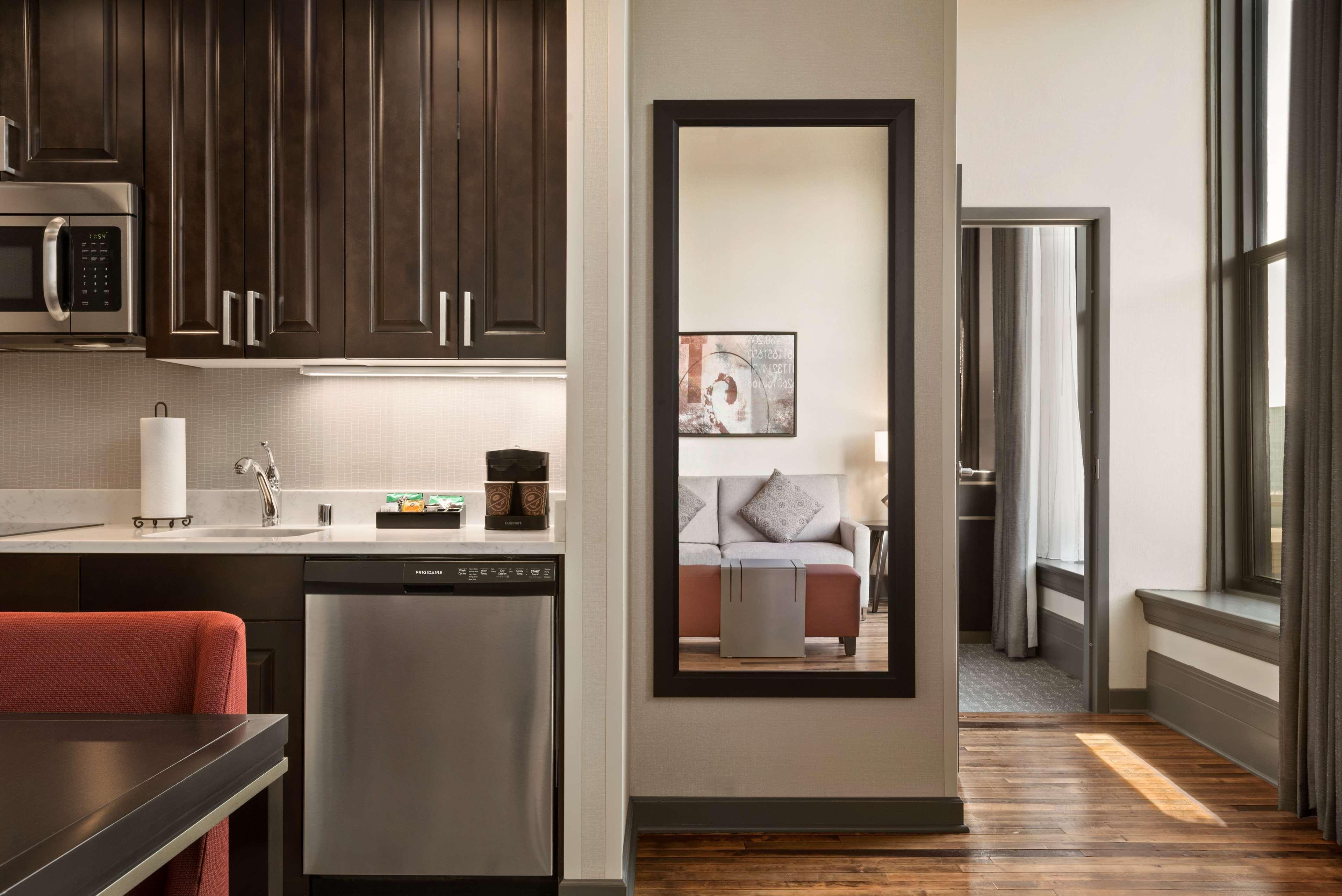 Homewood Suites By Hilton Milwaukee Downtown Exteriör bild